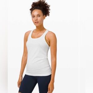 Lululemon Swiftly Tech Racerback 2.0
White size 4